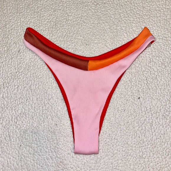 Ribbed Tri-Colored Bikini - Picture 4 of 5